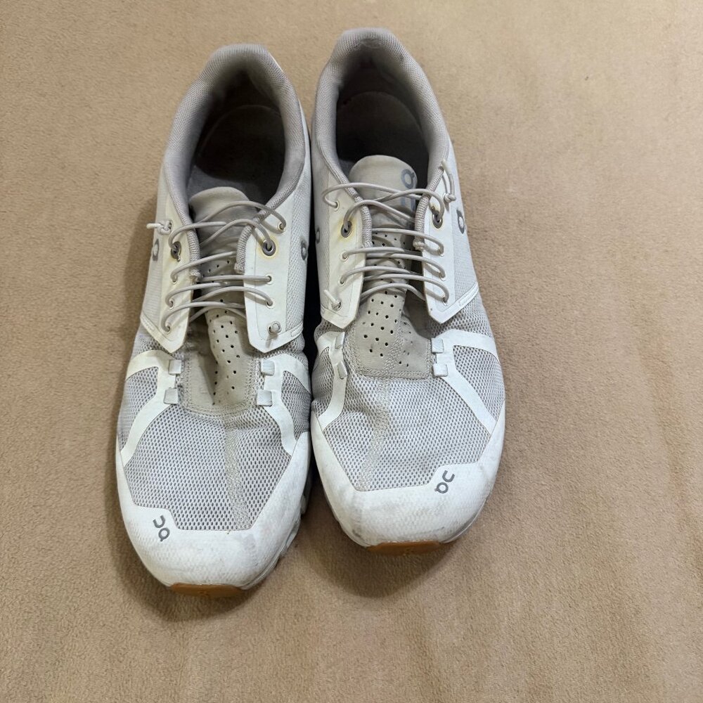 WHITE ON CLOUD SNEAKERS SIZE 14, GOOD CONDITION